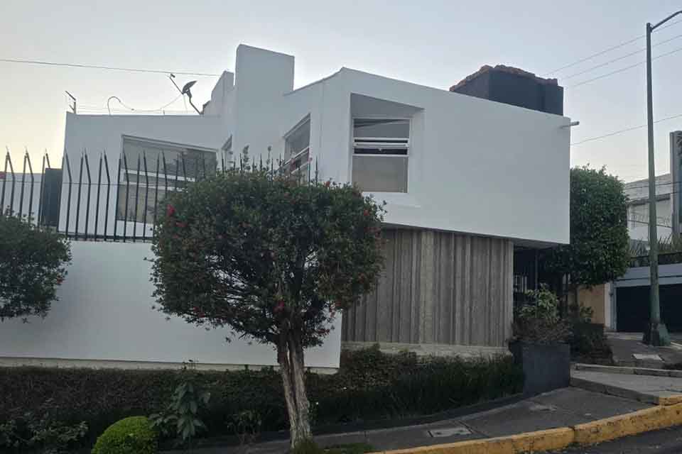 Venta de casa en Fraccionamiento Residencial Lomas de Tarango. Alvaro Obregón, CDMX.